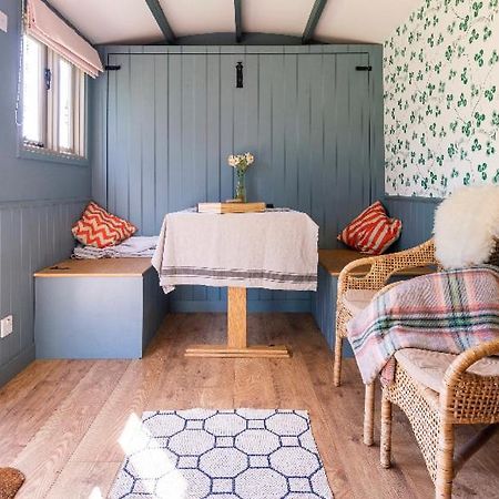 Old King William Shepherd Huts And Private Hot Tubs In North Norfolk Hunworth Dış mekan fotoğraf