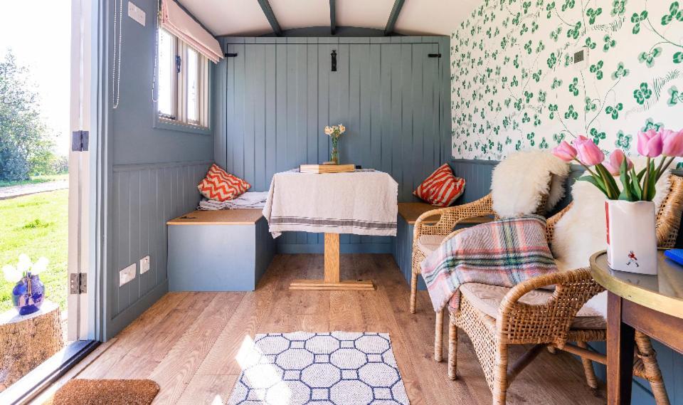 Old King William Shepherd Huts And Private Hot Tubs In North Norfolk Hunworth Dış mekan fotoğraf