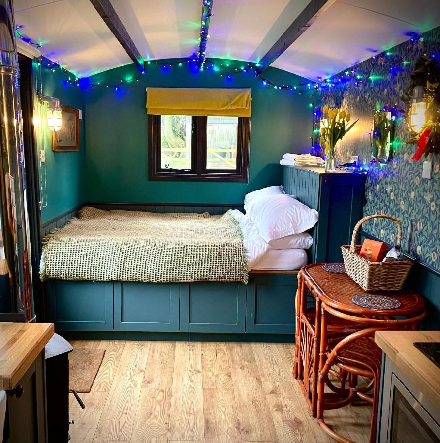 Old King William Shepherd Huts And Private Hot Tubs In North Norfolk Hunworth Dış mekan fotoğraf