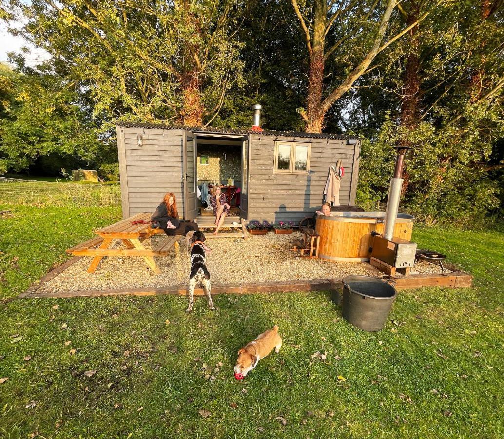 Old King William Shepherd Huts And Private Hot Tubs In North Norfolk Hunworth Dış mekan fotoğraf