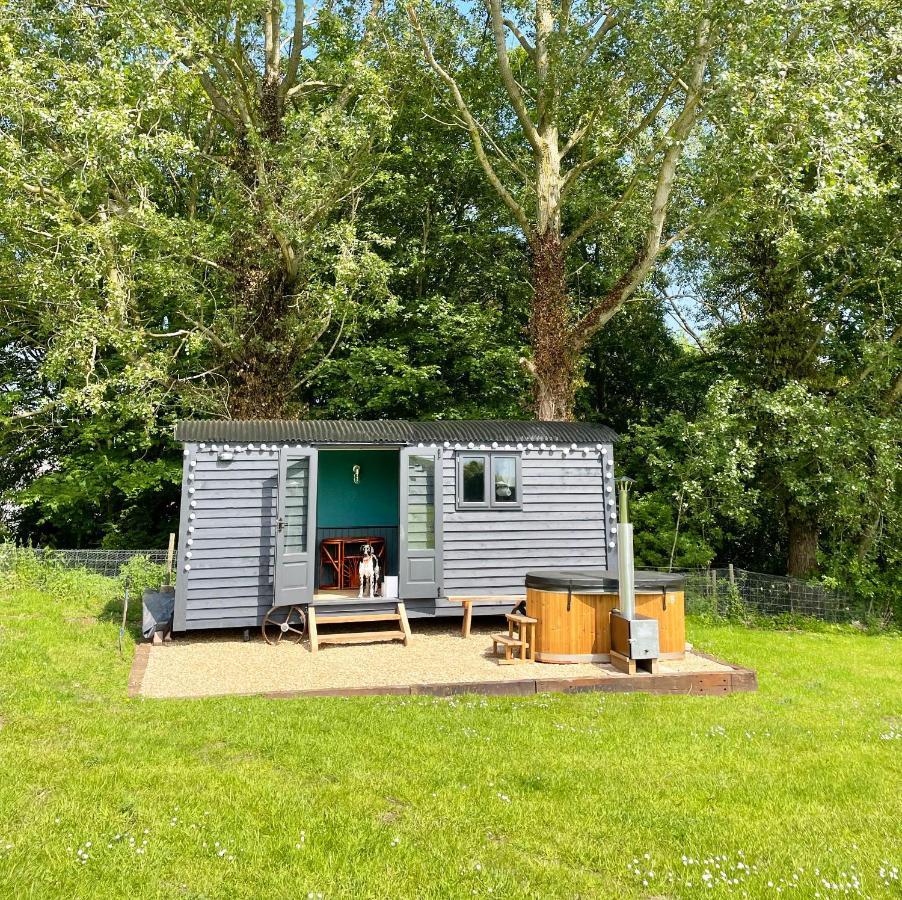 Old King William Shepherd Huts And Private Hot Tubs In North Norfolk Hunworth Dış mekan fotoğraf